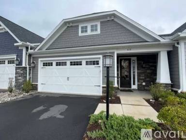 Main picture of 819 Heathfield Ln