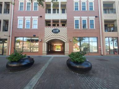 Main picture of 325 Hay St