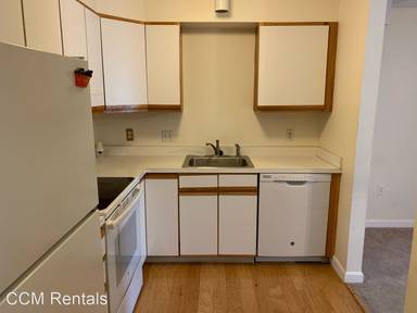 Main picture of 10 Pleasant St