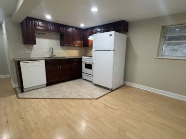 Main picture of 4950 N Christiana Ave
