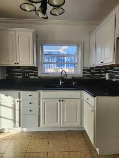 Main picture of 1117 W 134th Pl