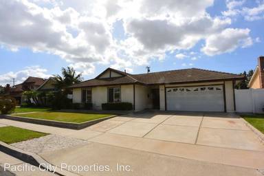 Main picture of 9826 Peacock Cir