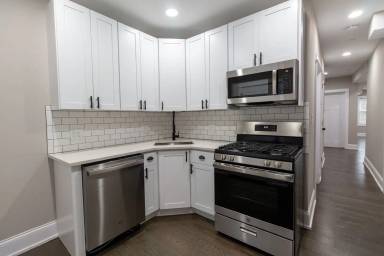 Main picture of 3062 N Davlin Ct
