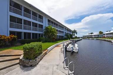 Main picture of 1866 SW Palm City Rd