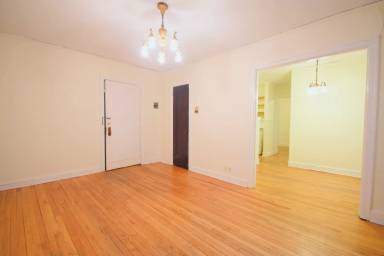 Main picture of 2222 Harriet Ave