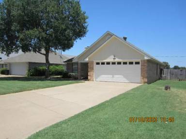 Main picture of 928 Meadowlark Dr