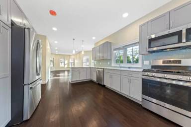 Main picture of 62 Bradbury Ave