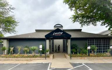Main picture of Courts of Bedford