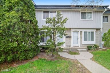 Main picture of 28234 Universal Dr