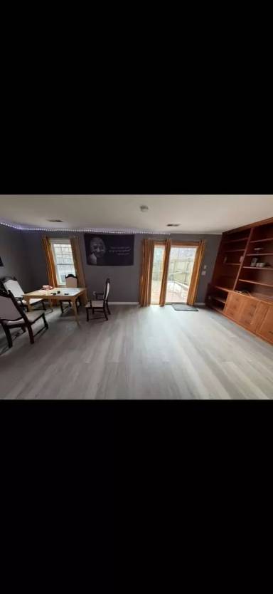 Main picture of 104 Southampton Ct