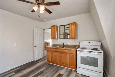 Main picture of 811 12th Ave