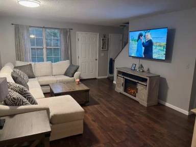 Main picture of 745 Merrow Rd
