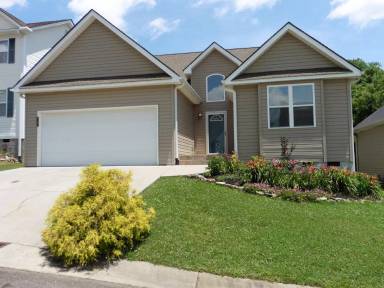 Main picture of 96 Woodcreek Cir