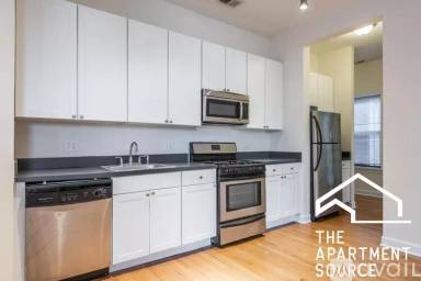 Main picture of 4715 N Sheridan Rd