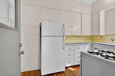 Main picture of 713 SE 27th Ave