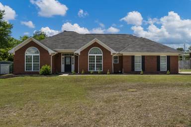 Main picture of 62 Lee Road 2124