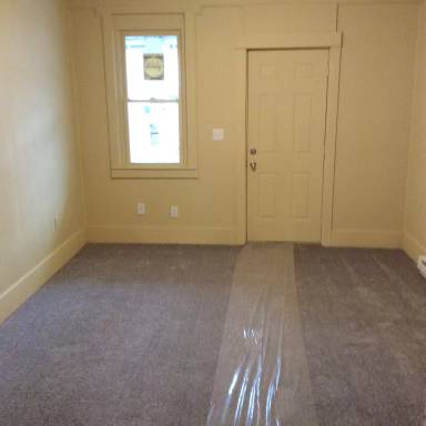 Main picture of 305 W 2nd St