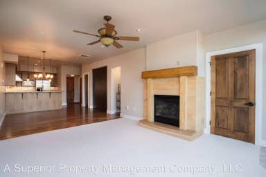 Main picture of 550 NW Franklin Ave