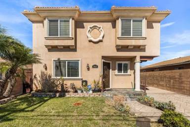 Main picture of 4535 W 168th St