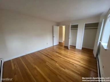 Main picture of 118 North Beacon St