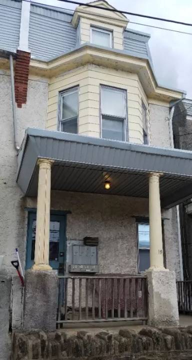 Main picture of 19 W Abington Ave