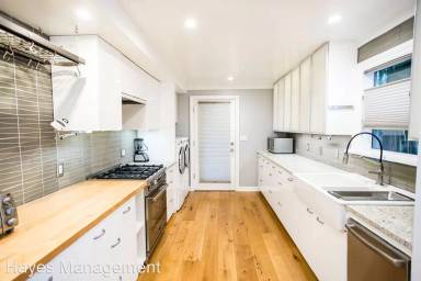 Main picture of 1076 55th St
