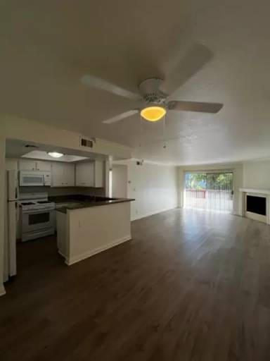Main picture of The Premier on Moorpark