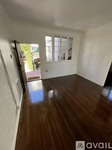 Main picture of 8214 Norton Ave