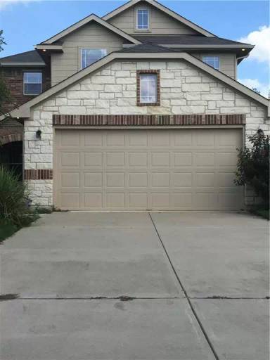 Main picture of 109 S Creekbend Dr