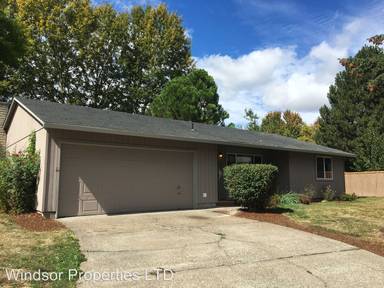 Main picture of 1566 NE Karen Ct