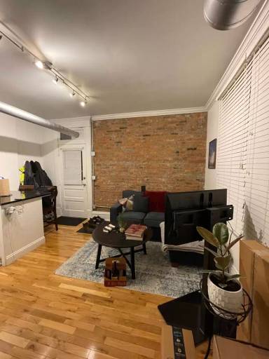Main picture of 842 S 3rd St