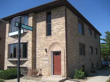 Main picture of 8232 W 95th St