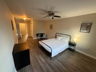 Main picture of 2483 Memorial Dr SE