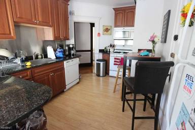 Main picture of 69 Oak Square Ave