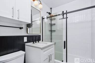 Main picture of 1309 W Melrose St
