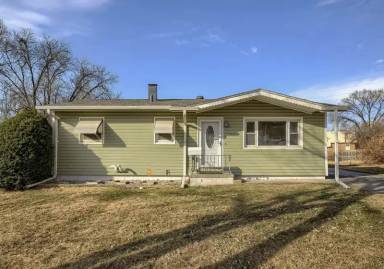 Main picture of 7826 Parker St