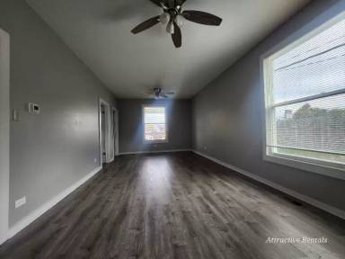 Main picture of 90 W 80th St