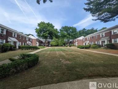 Main picture of 55 Manor Dr