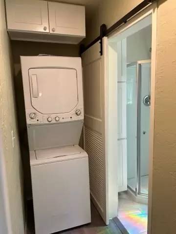 Main picture of 4050 E Washington Ave