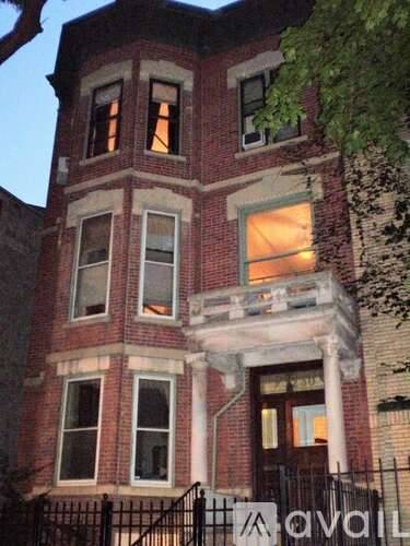 Main picture of 2230 N Bissell St