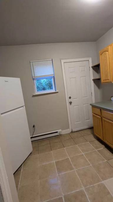 Main picture of 412 E Walnut Ln