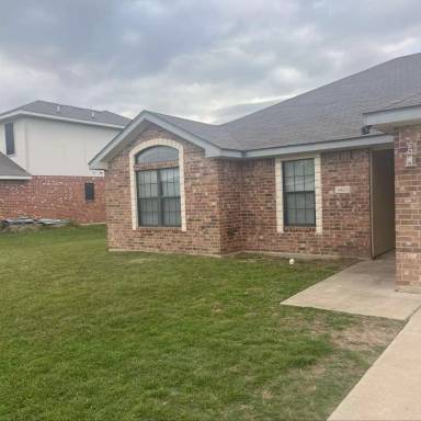 Main picture of 3903 Foxglove Ln