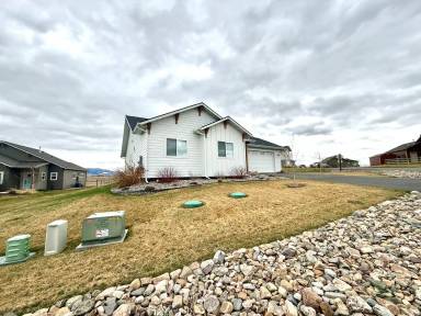 Main picture of 5498 Thimbleberry Loop