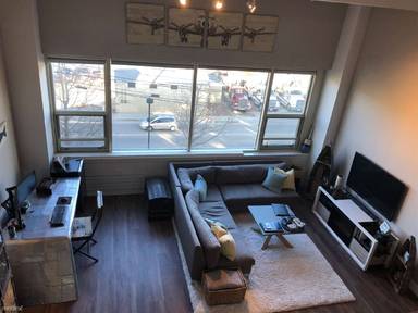 Main picture of 290 Pleasant St