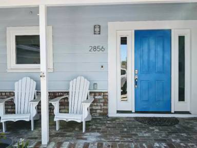 Main picture of 2856 Benjamin Ave