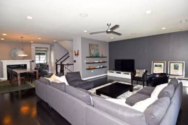 Main picture of 2207 Main Line Boulevard