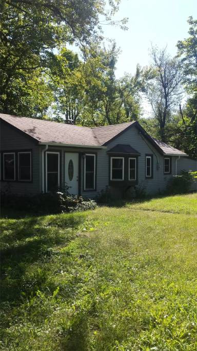 Main picture of 201 E 13th Pl