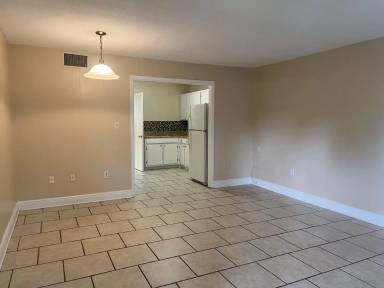 Main picture of 420 E Park Ave
