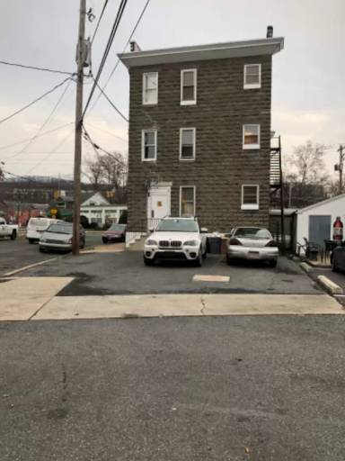 Main picture of 2550 Kutztown Rd
