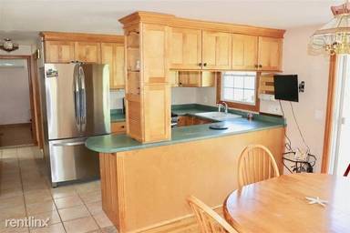 Main picture of 1 Fountain Ln
